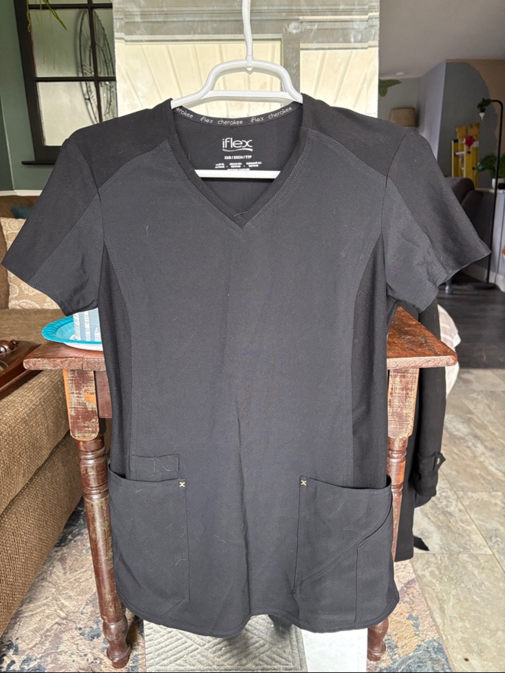 Scrubs: Cherokee iFlex Black V-Neck Top